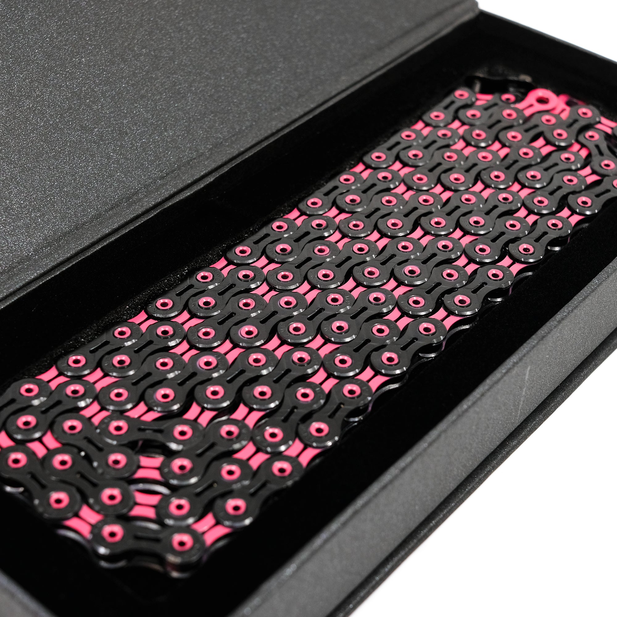 KMC DLC11 Diamond-Like Coating 11-Speed Chain - Black/Pink – CCACHE