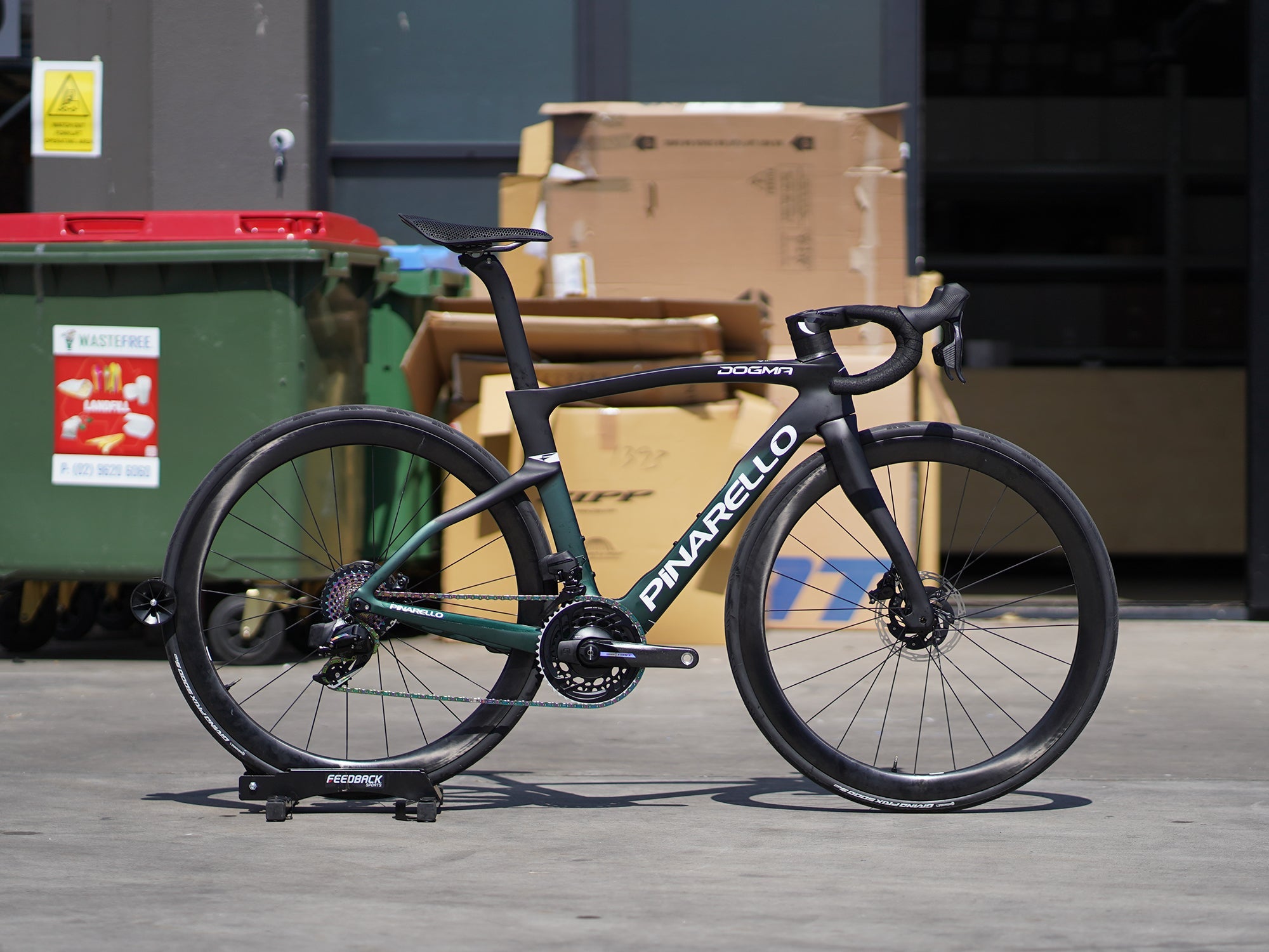 Pinarello Dogma F Racing Green Build Up CCACHE Pinarello Dogma F Racing Green Build Up CCACHE
