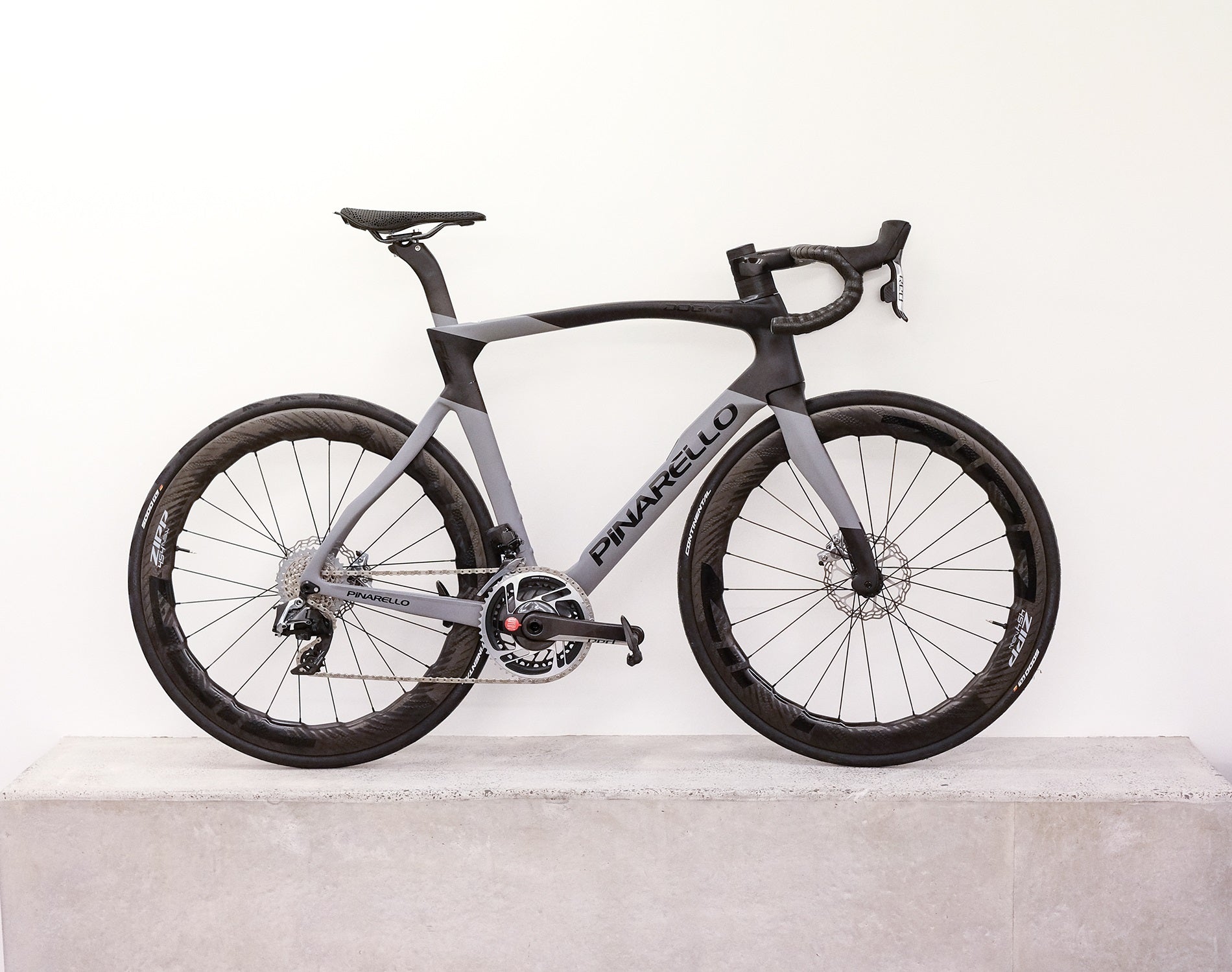 Pinarello Dogma F12 Disc Custom Build