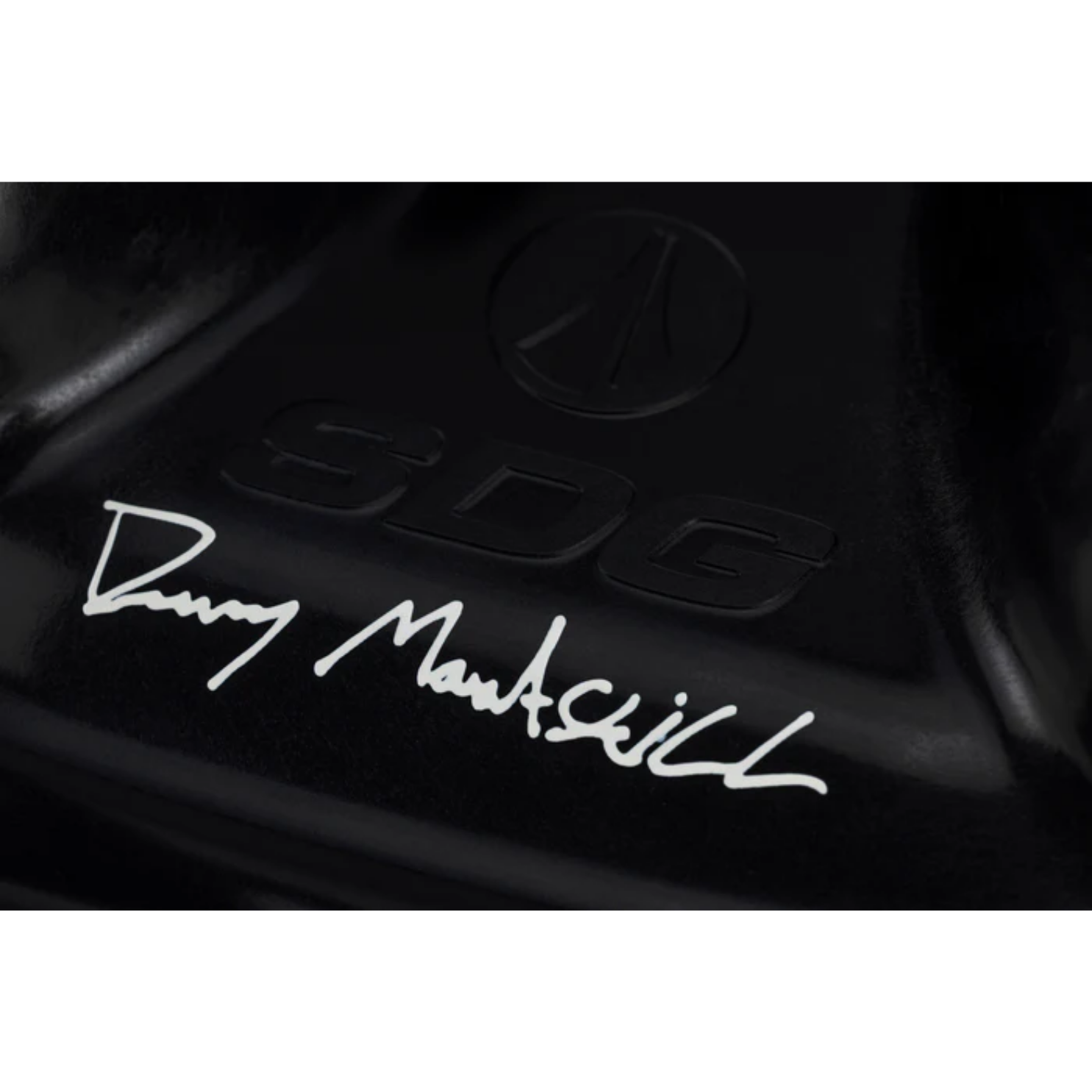 CAST Danny MacAskill Trig Point Edition Bel-Air V3 MAX Signature Saddle