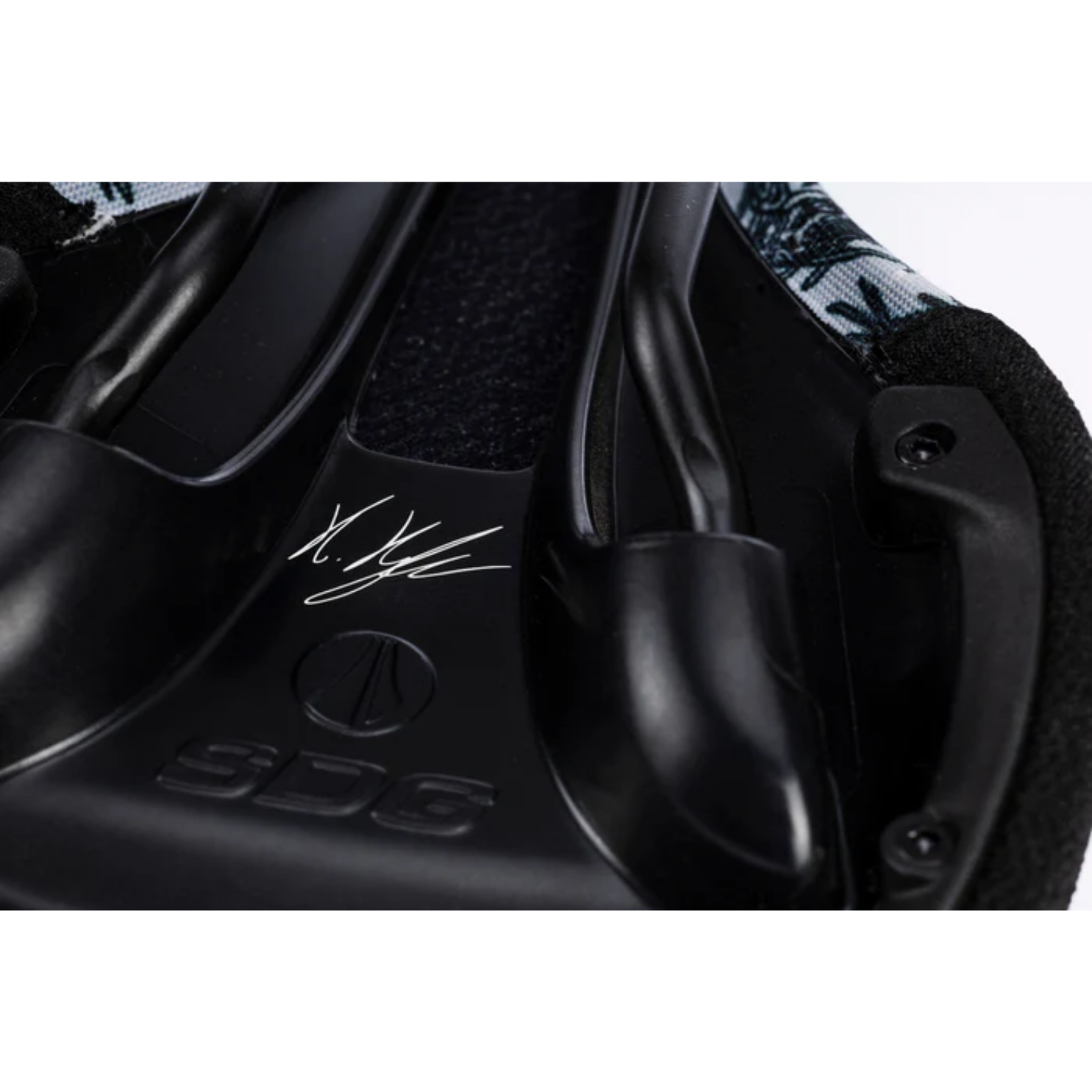 CAST Kriss Kyle Scottish Wildcat Edition Bel-Air V3 Signature Saddle