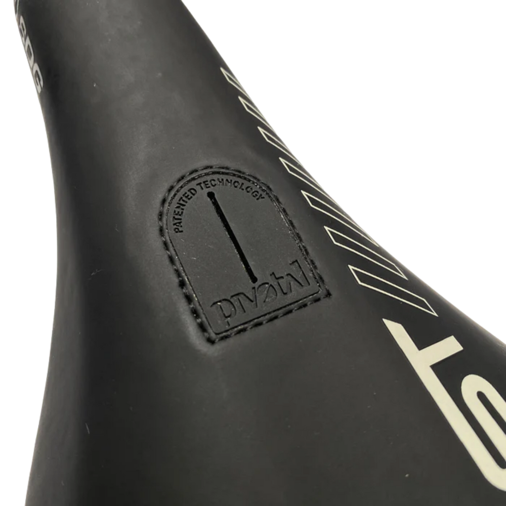 CAST Urbanist Pivotal Saddle