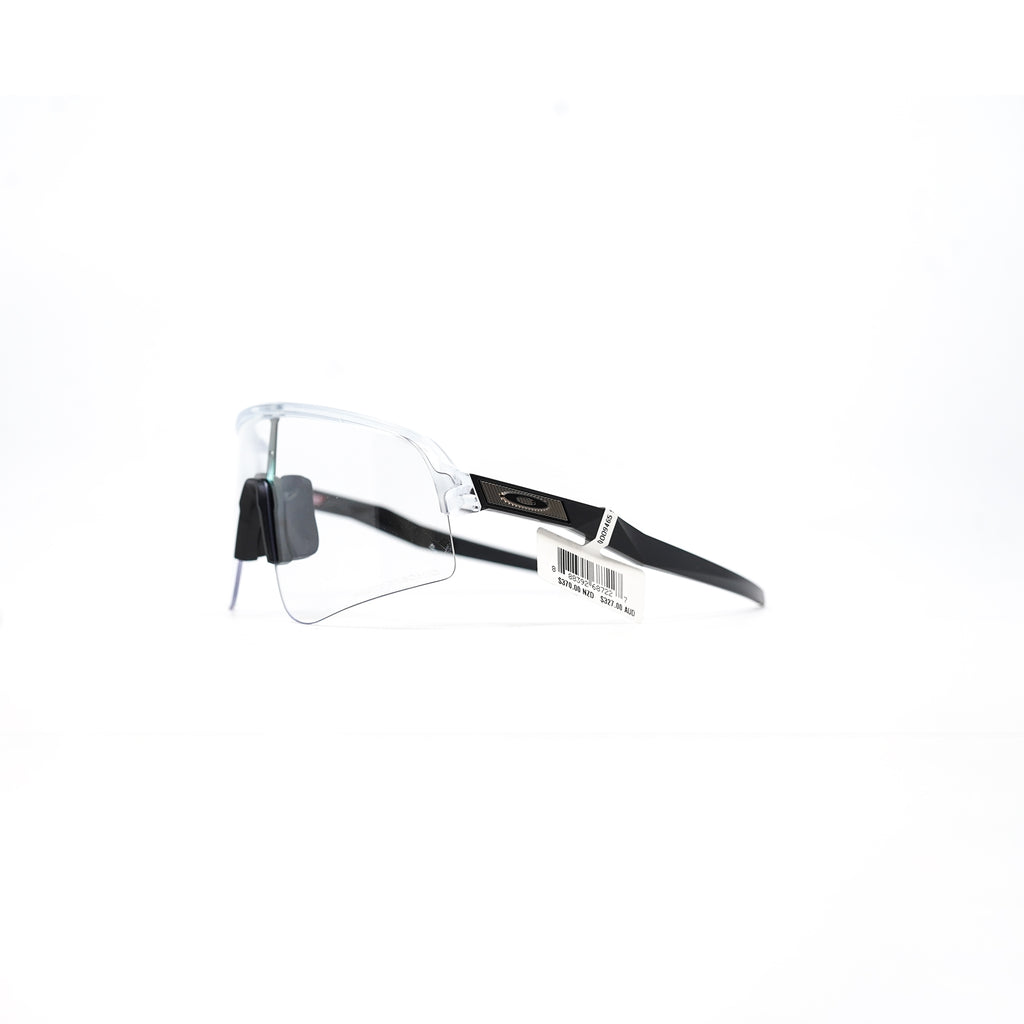 oakley-sutro-lite-sweep-sunglasses-matte-clear-photochromic-lens