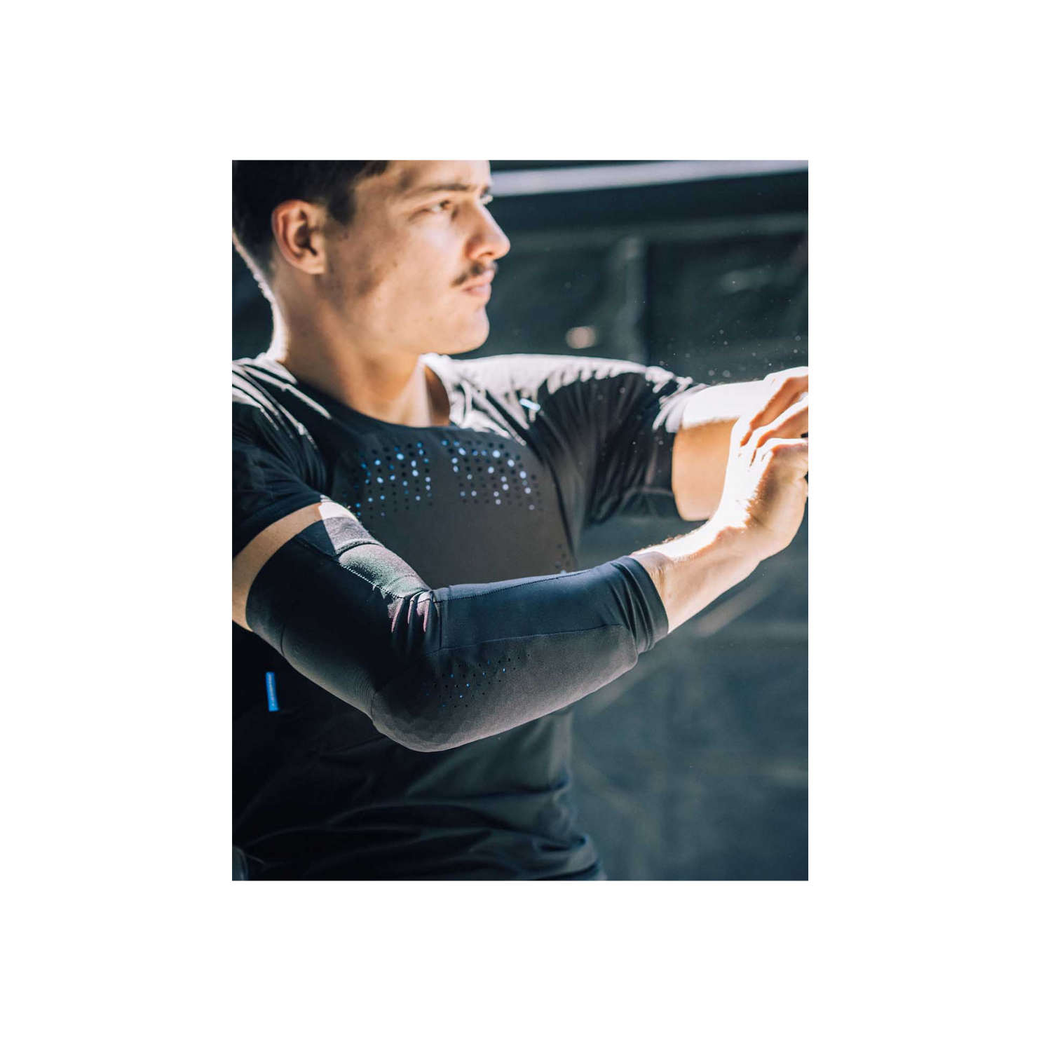 DHaRCO Gravity Elbow Pad