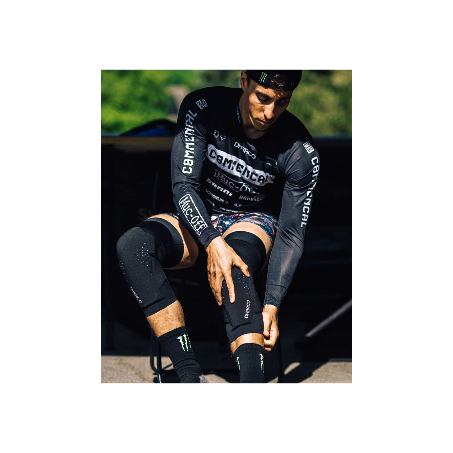 DHaRCO Gravity Knee Pad