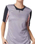 Fox WOMENS DEFEND SS JERSEY - Stone FRONT FACING MODEL