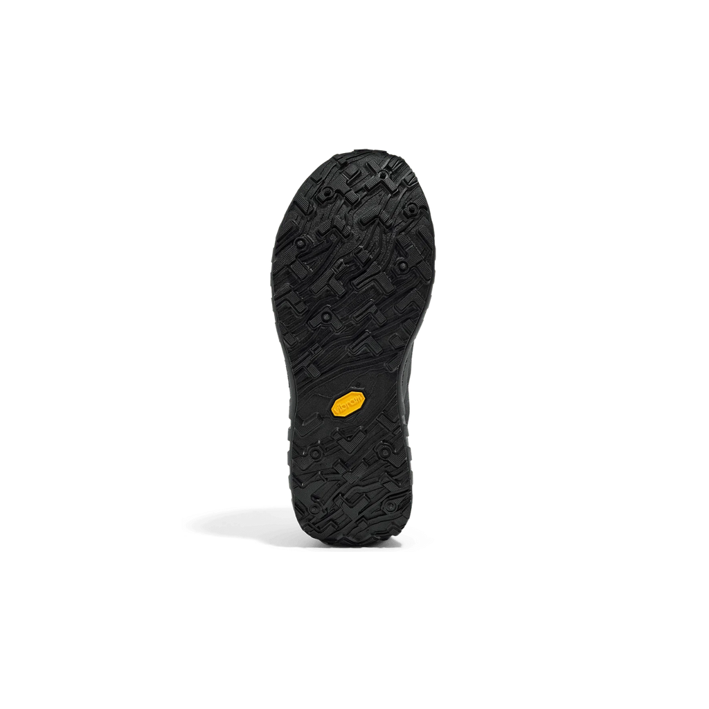 Norda 001A - Black