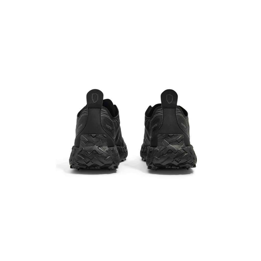 Norda 001A - Black