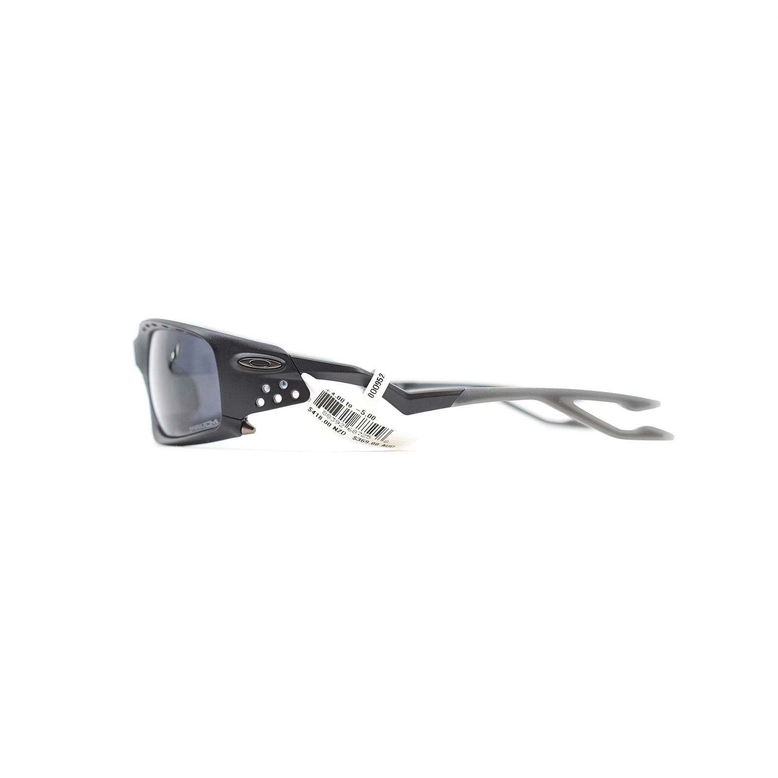 oakley-plantaris-sq-matte-black-prizm-grey-lens