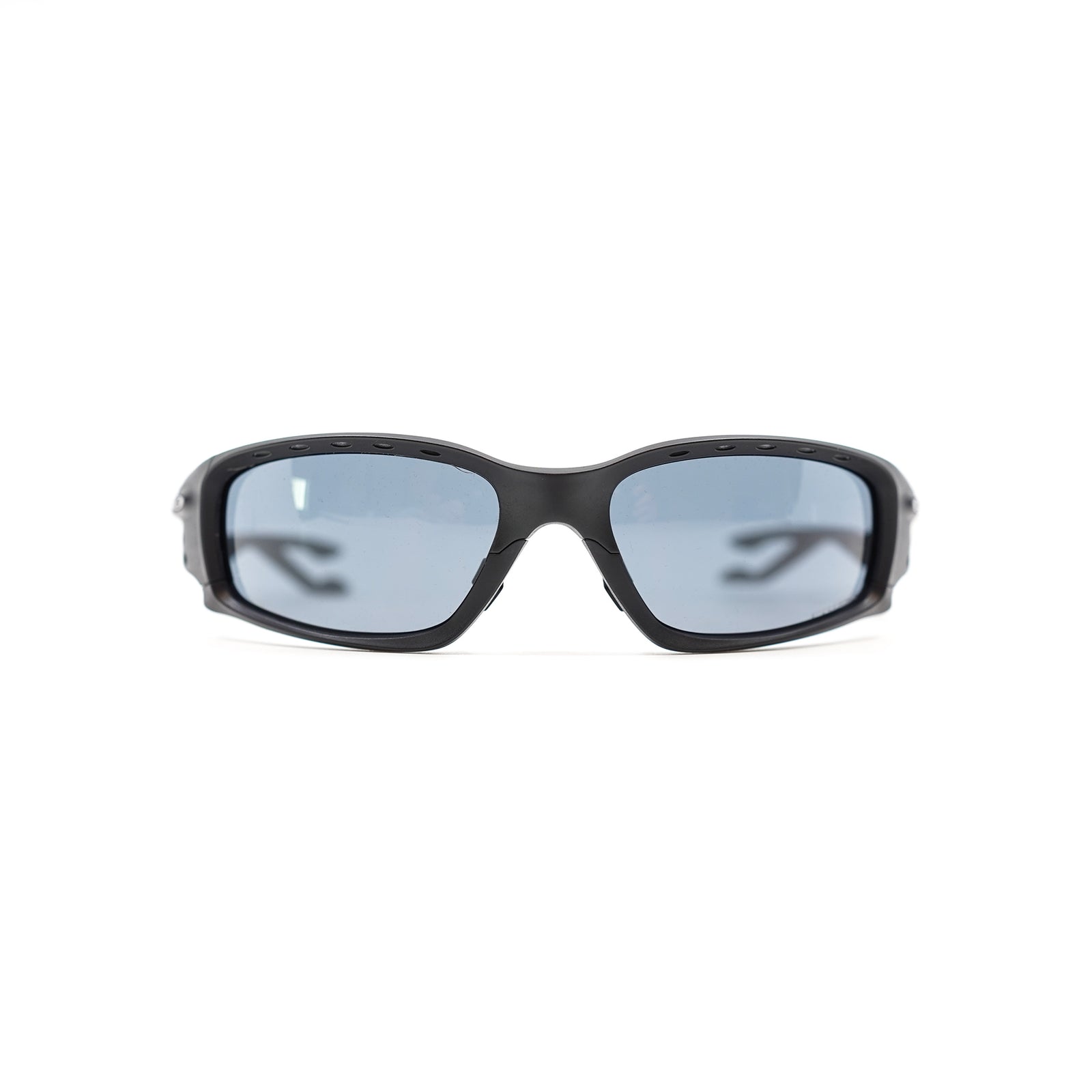 oakley-plantaris-sq-matte-black-prizm-grey-lens