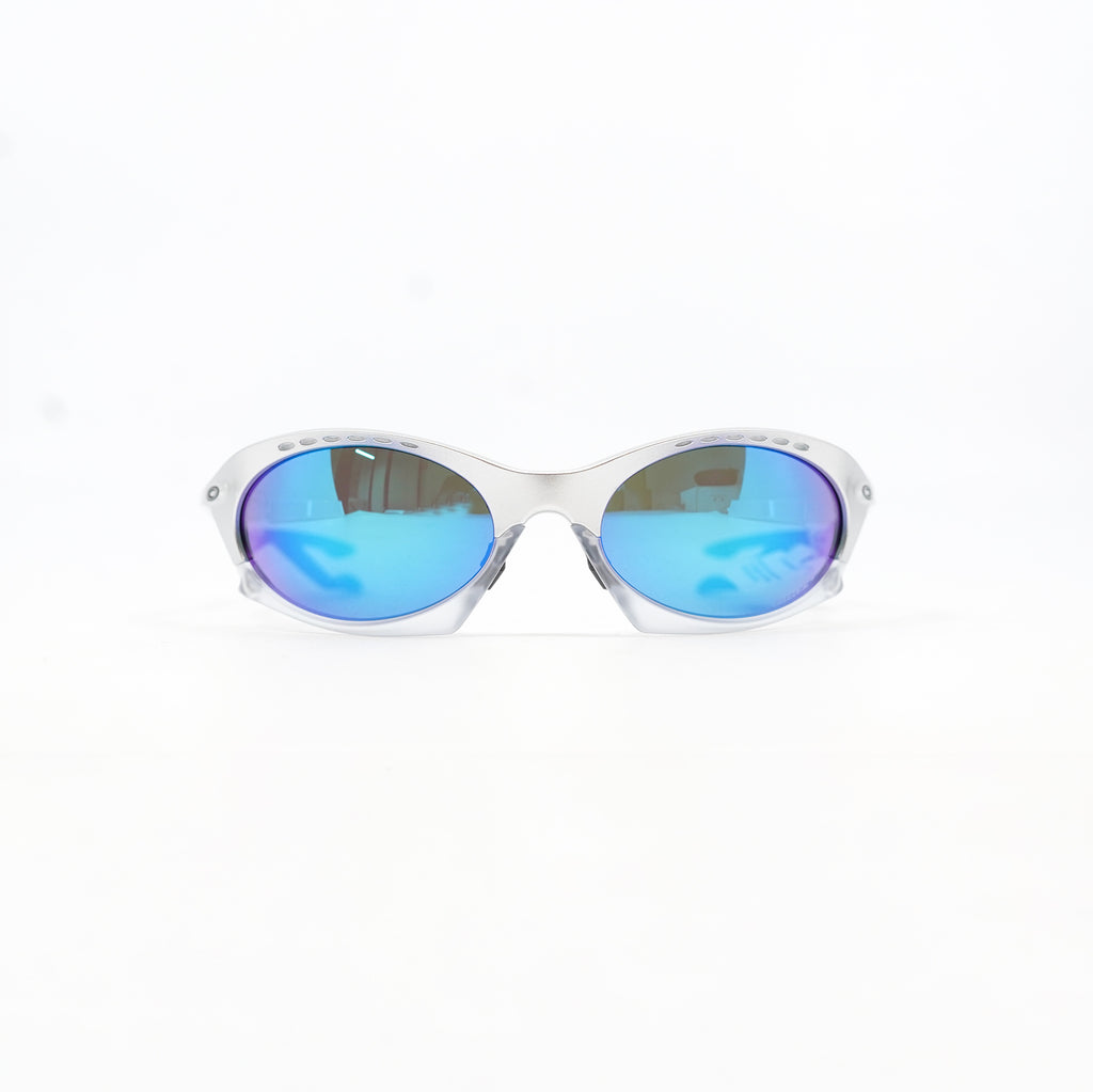 oakley-plantaris-x-silver-prizm-sapphire-lens