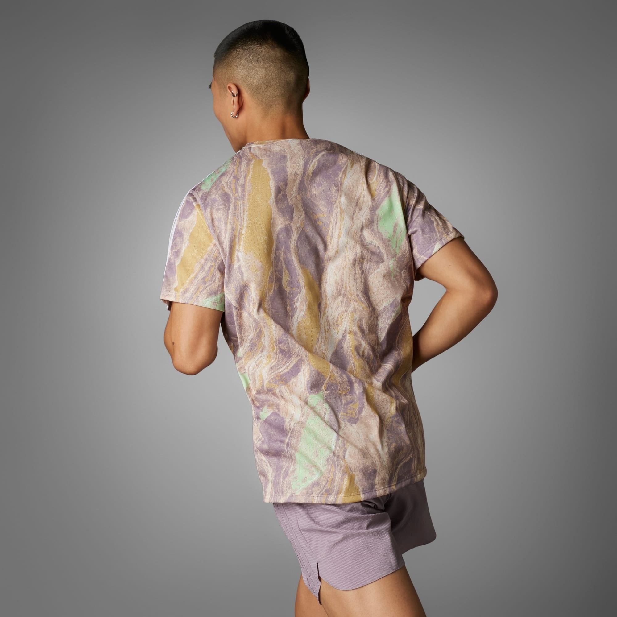 Adidas Airchill 跑步 T 恤 - 为地球而动