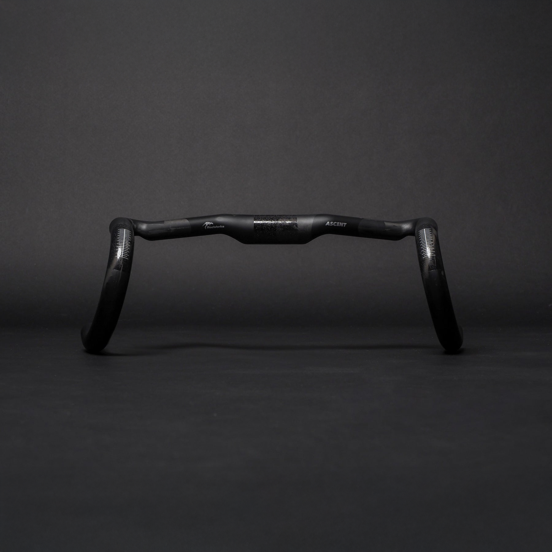 aeroo-short-reach-carbon-handlebar-front