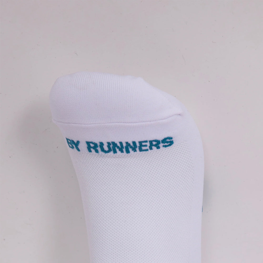 bandit-running-cushion-run-current-quarter-socks-white-with-steel-blue-2-pack