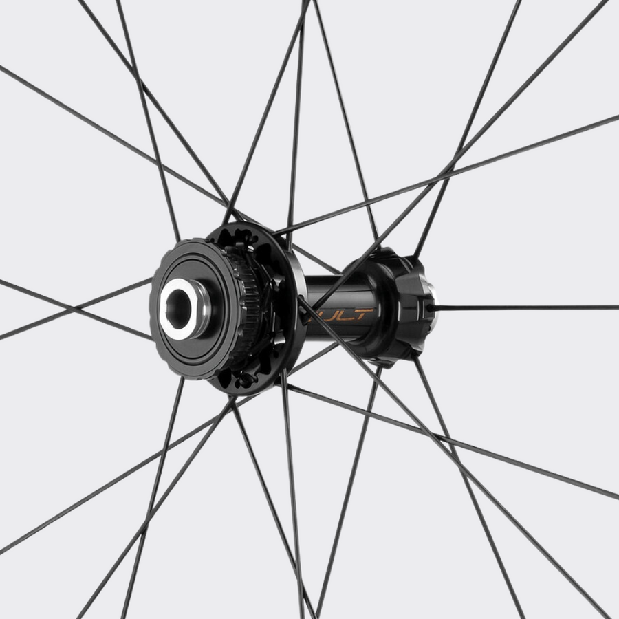 campagnolo-hyperon-ultra-disc-brake-wheelset-closeup