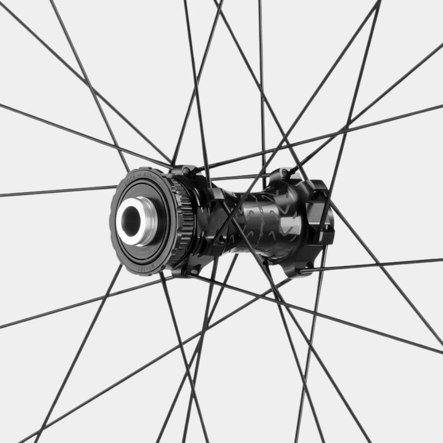 campagnolo-levante-disc-brake-2wf-wheelset-closeup