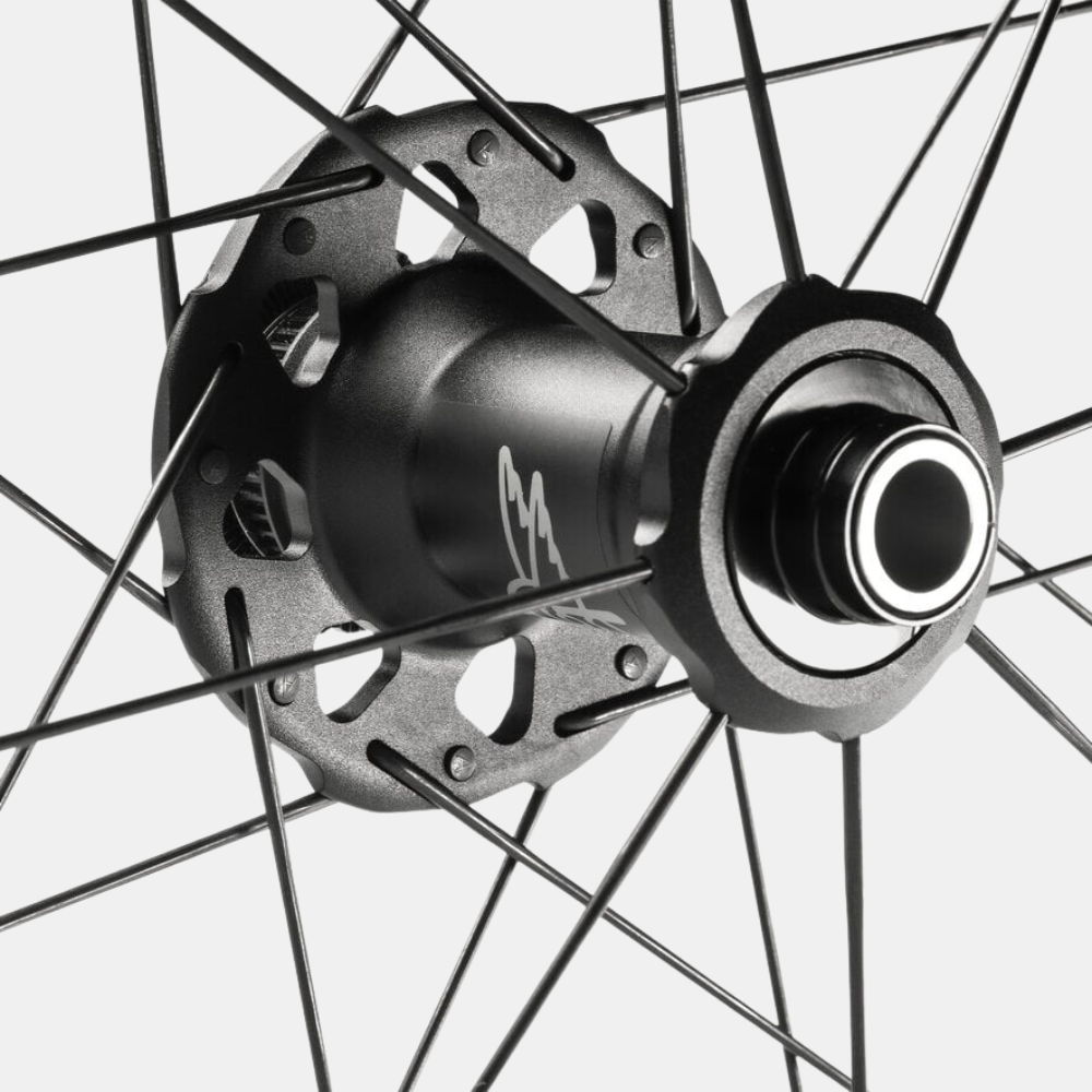 campagnolo-zonda-gt-c23-disc-wheelset-closeup