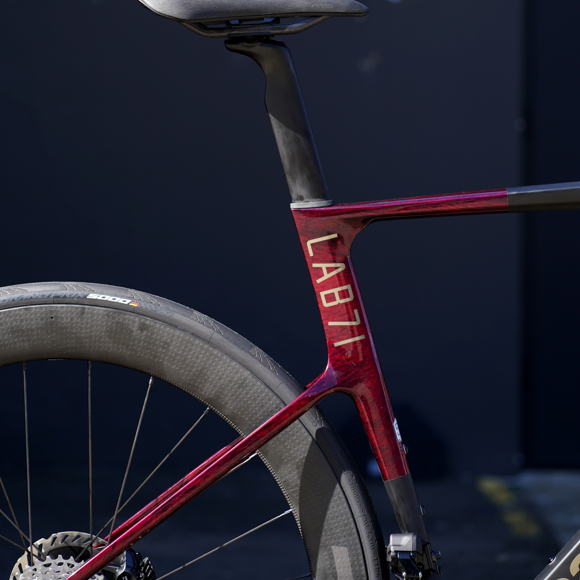 cannondale-supersix-evo-lab71-with-dura-ace-di2-12-speed-zipp-404-firecrest-wheelset-marble-oxblood-closeup-1