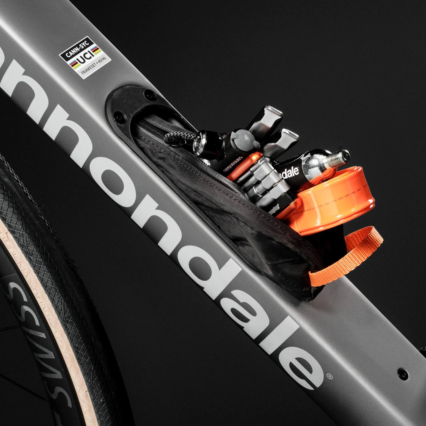 Cannondale Synapse LAB71 SmartSense 耐力自行车 - 黑色大理石纹