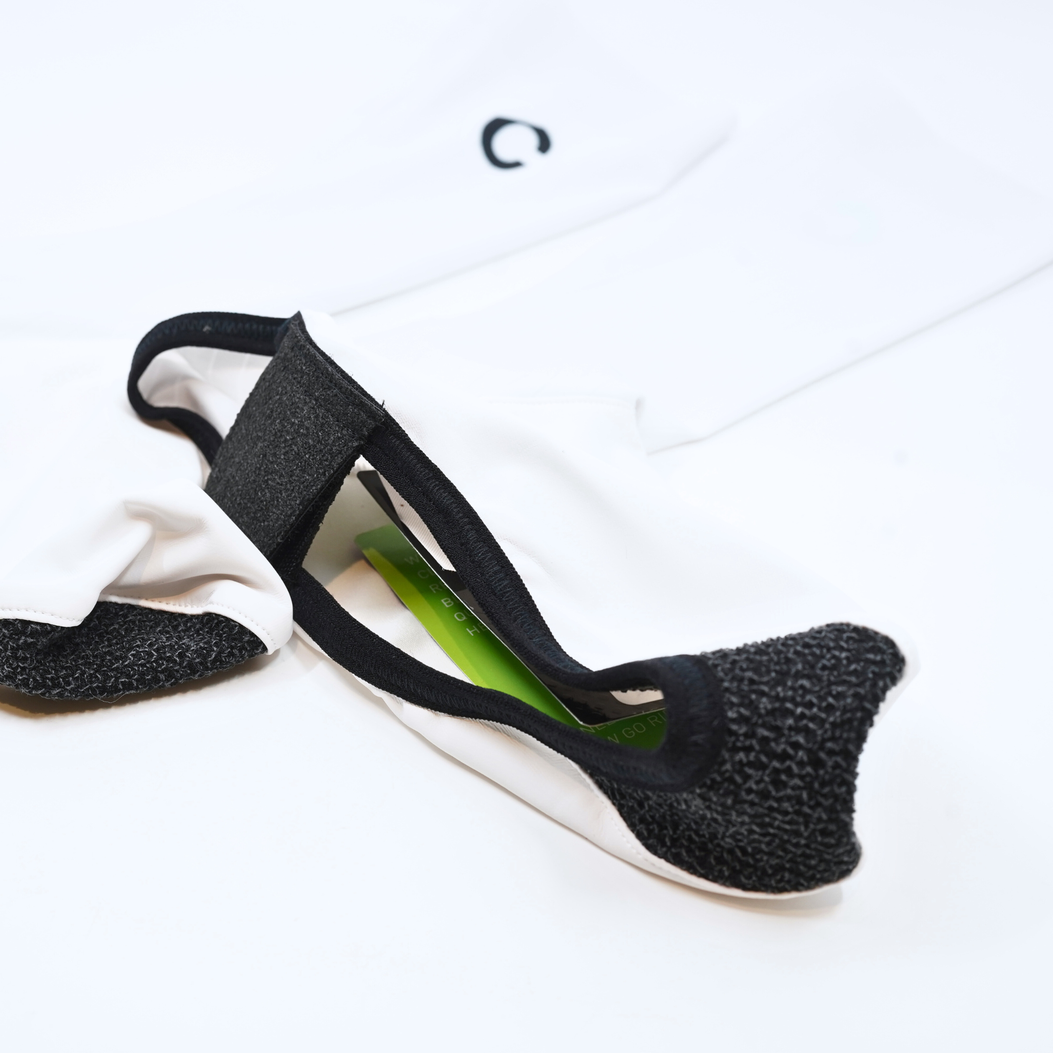 CCACHE Aero Shoe Cover - White