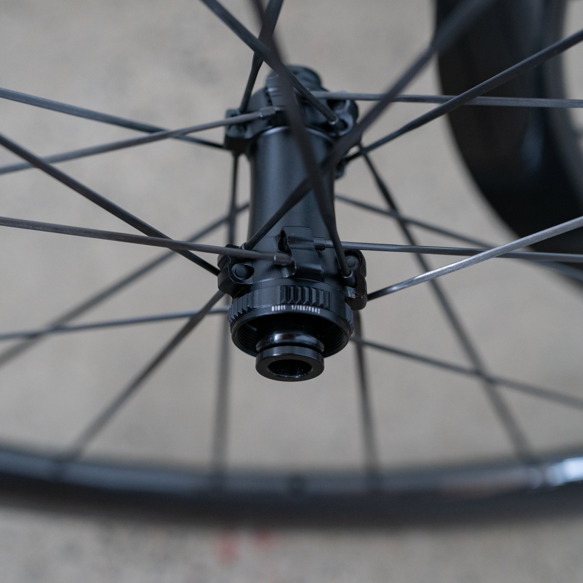 ccache-fsd50-hyper-carbon-spoke-disc-wheelset-hub-3