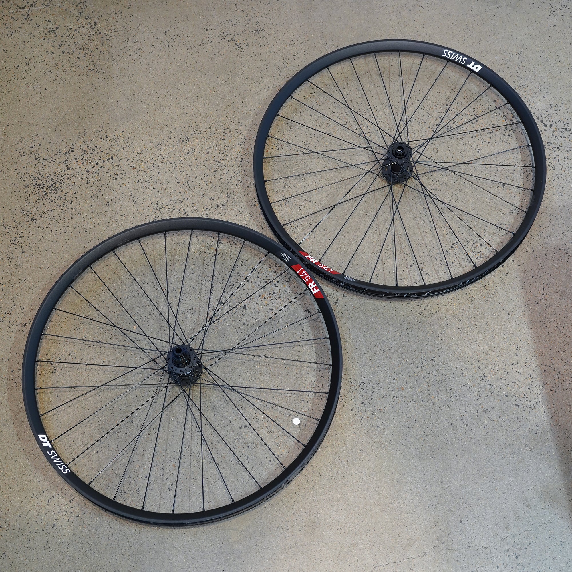 CCACHE x DT Swiss FR541 + 350 Custom Wheelset