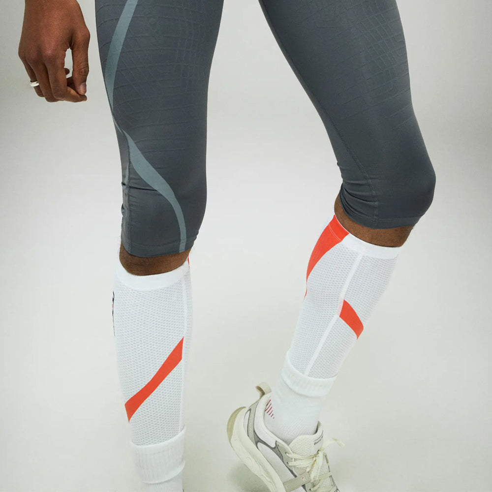 district-vision-2xu-lightweight-desert-comp-calf-guard-white-heat-visions