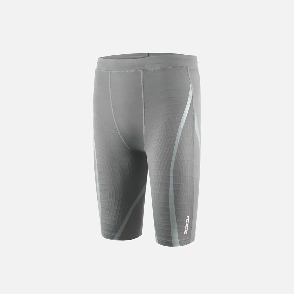 district-vision-2xu-lightweight-desert-comp-shorts-carbon