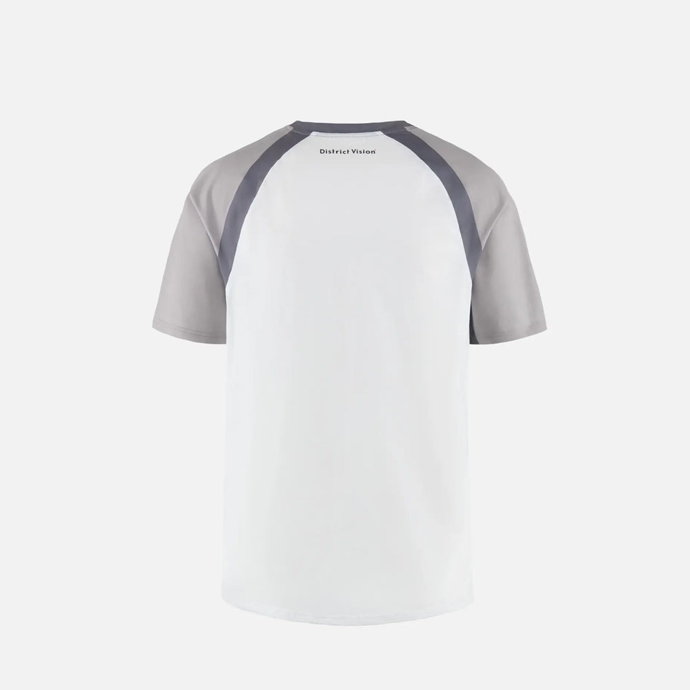 district-vision-2xu-ultralight-desert-tee-white-carbon