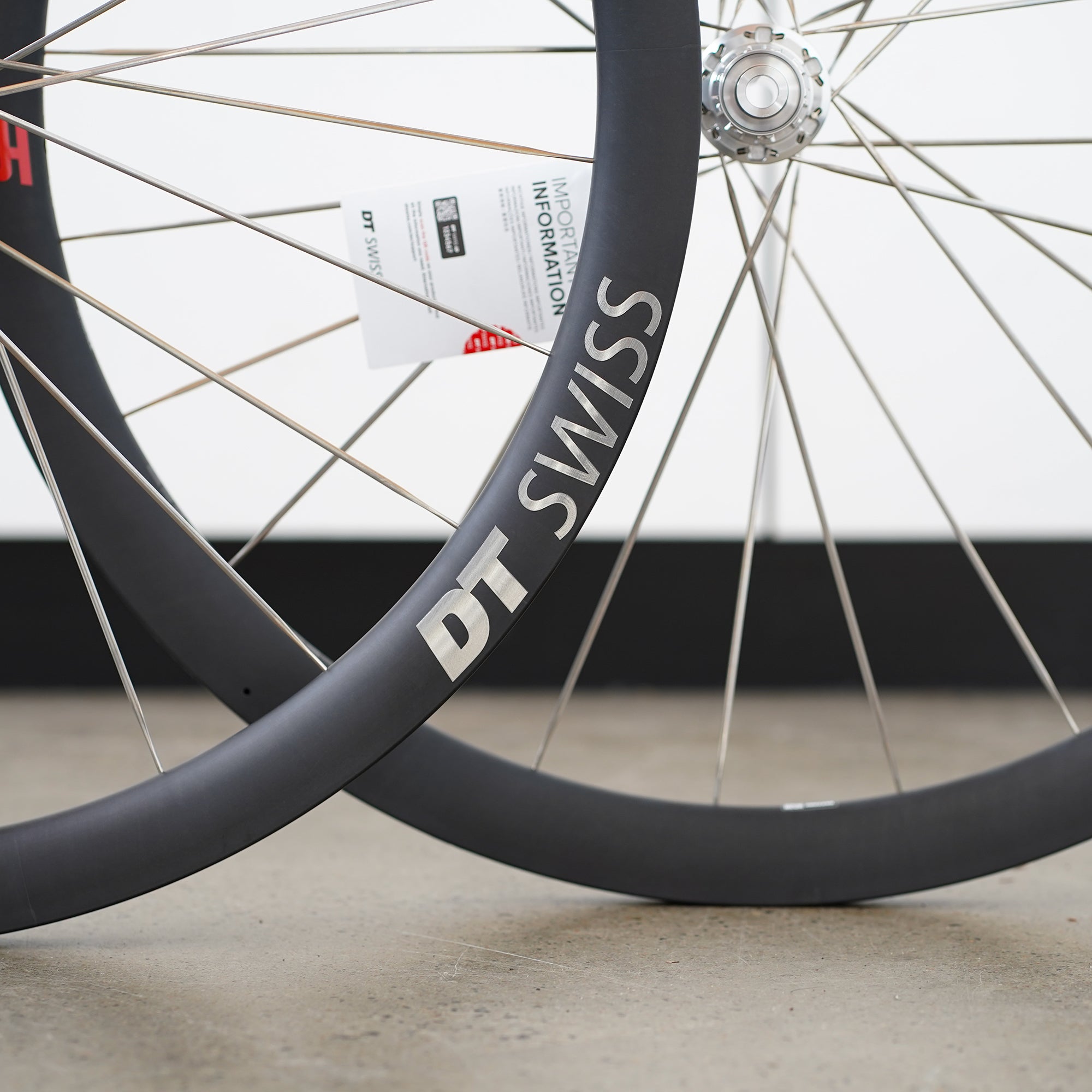 DT Swiss ARC1100 DICUT 62 碳纤维碟刹轮组