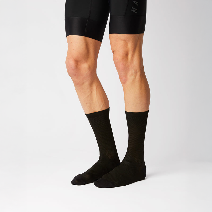 fingerscrossed-aero-soft-socks-black