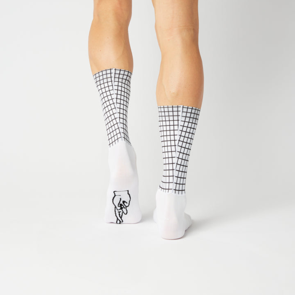 Fingerscrossed Movement Aero Socks - Grid White