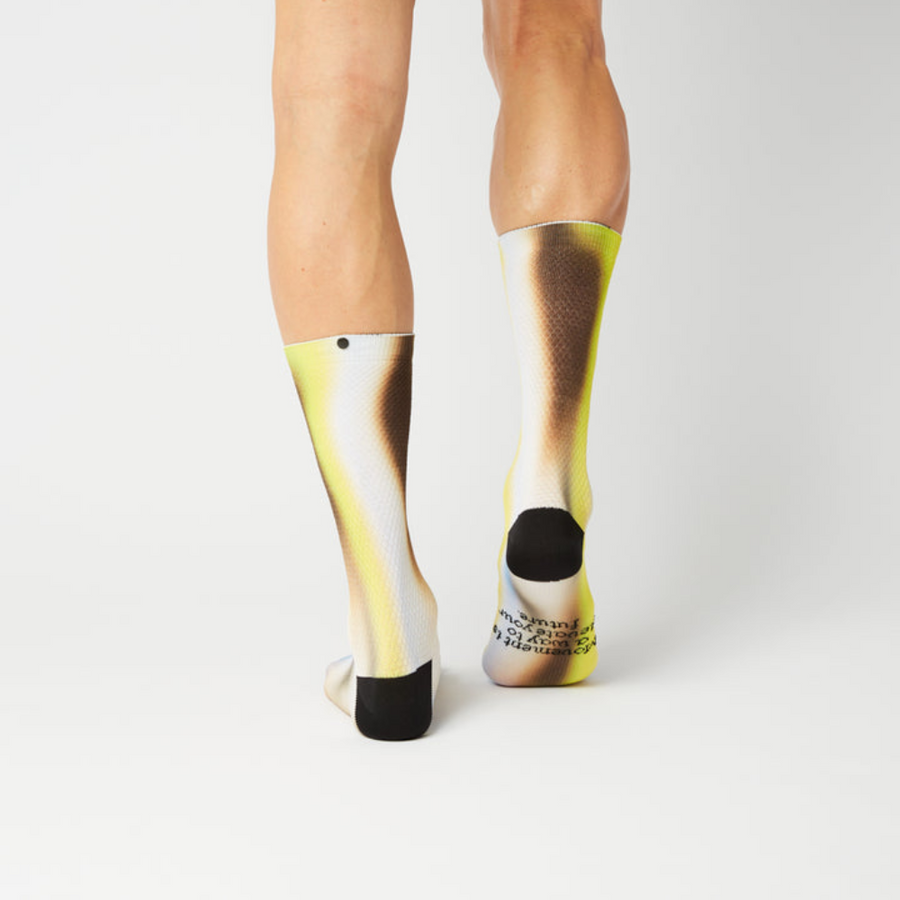fingerscrossed-printed-socks-movement-gradient-back