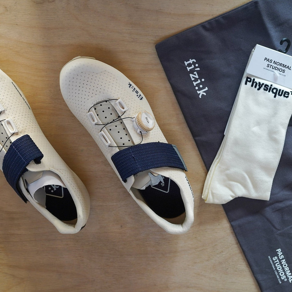 Pas Normal Studios x Fizik Ferox Carbon — 灰白色