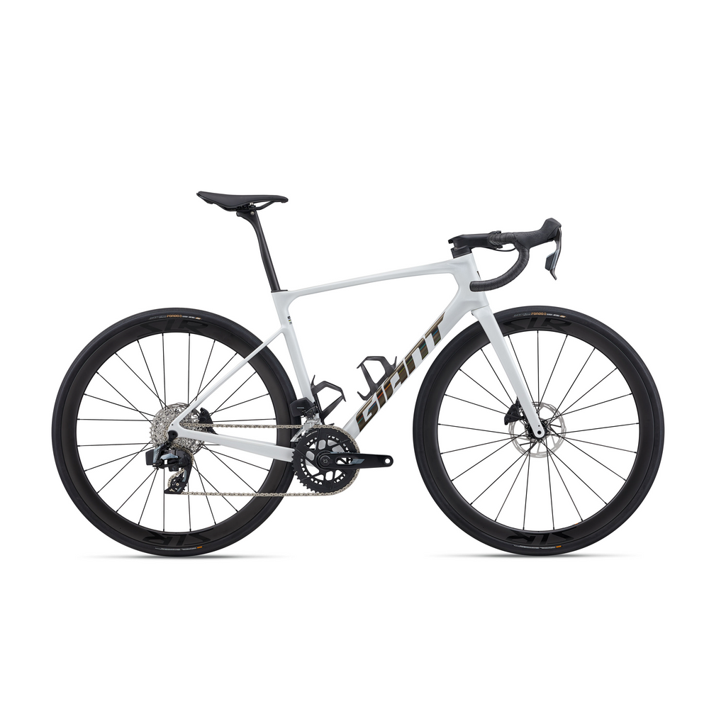 Giant Defy Advanced Pro 1 - White – CCACHE Giant Defy Advanced Pro 1 - White – CCACHE