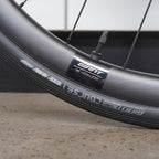 Giant TCR Advanced Pro Disc 1 AX 公路自行车 - 暗色彩虹色