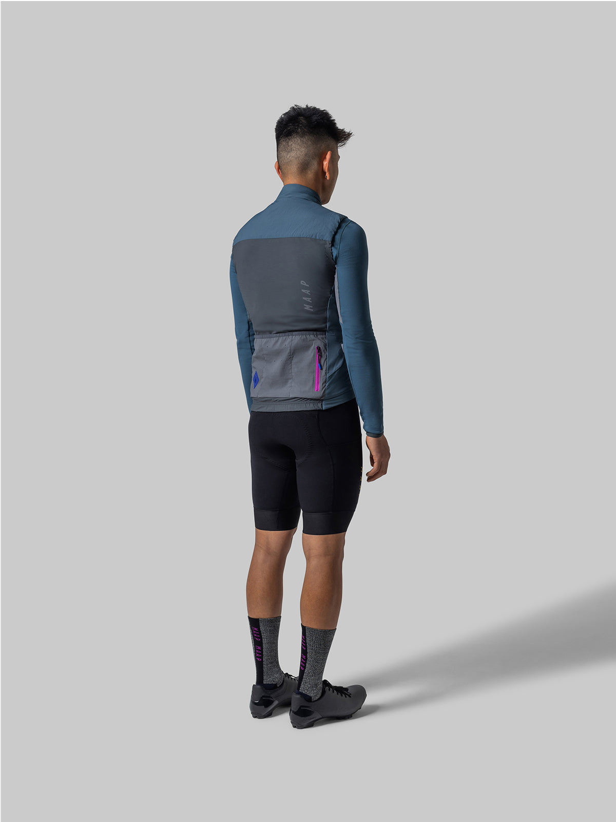 maap-alt_road-thermal-vest-stargazer-back