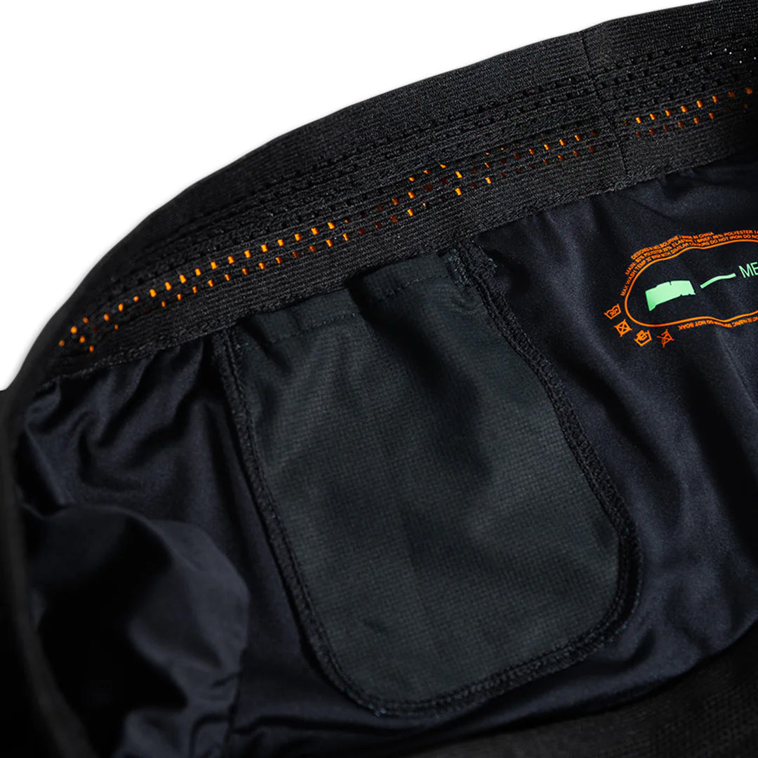 never-split-shorts-black