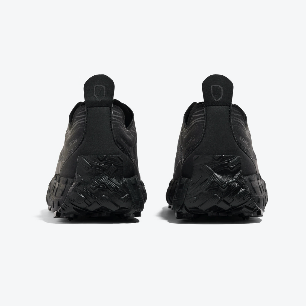 norda-001-g-graphene-trail-running-shoe-stealth-black-back