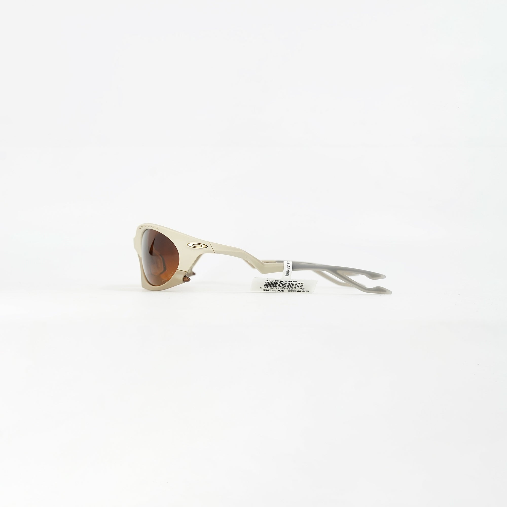 Oakley Plantaris 哑光沙色（Prizm 棕色渐变镜片）