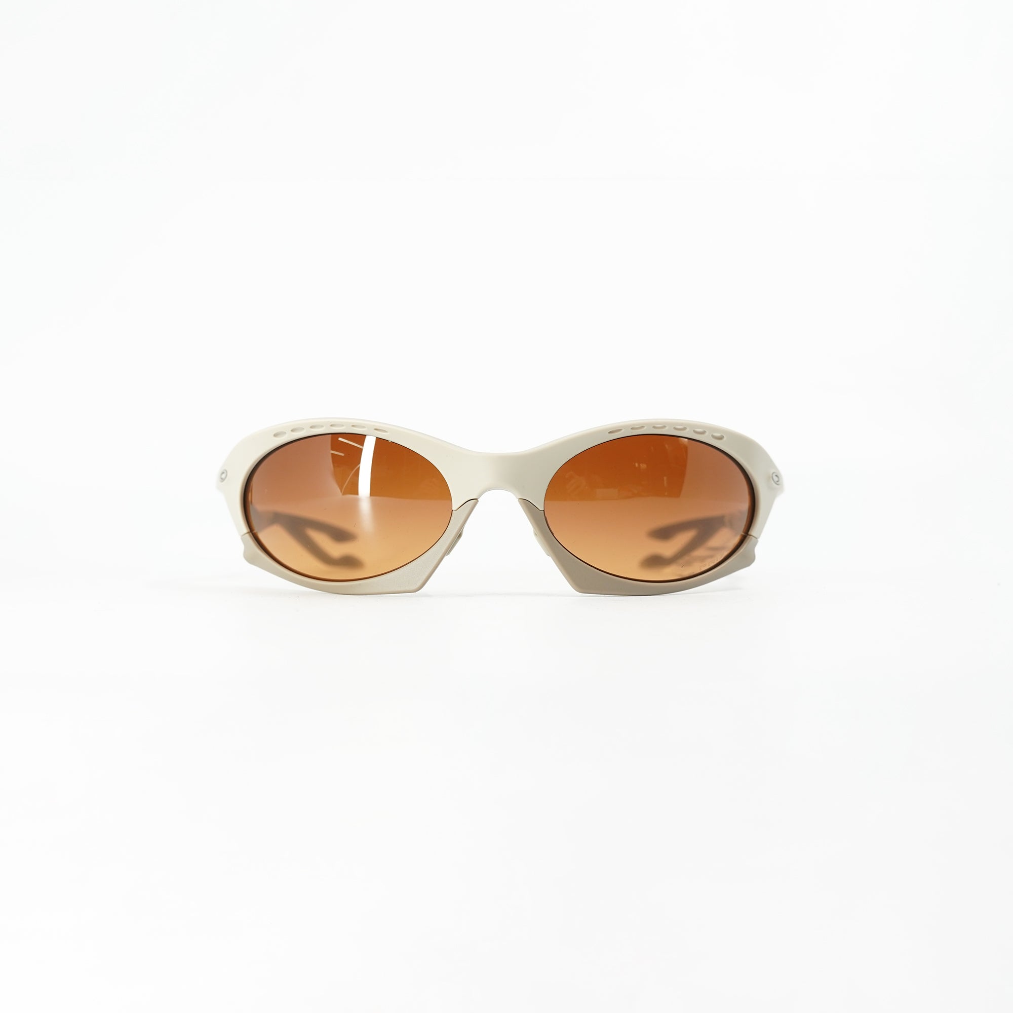 Oakley Plantaris 哑光沙色（Prizm 棕色渐变镜片）