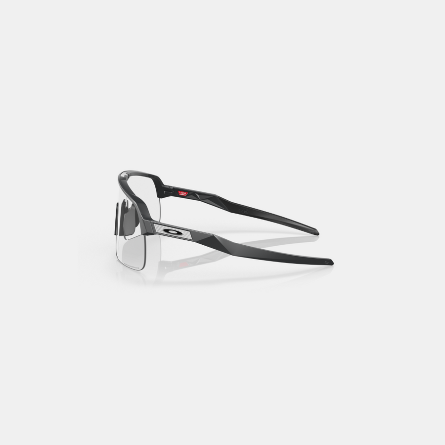 oakley-sutro-lite-sunglasses-low-bridge-fit-matte-carbon-clear-to-black-iridium-photochromic-lens-side