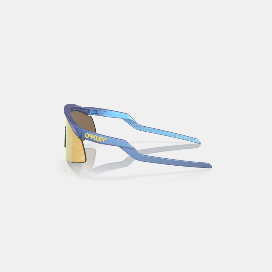 oakley-x-fortnite-hydra-sunglasses-matte-cyan-blue-clear-shift-frame-prizm-24k-side