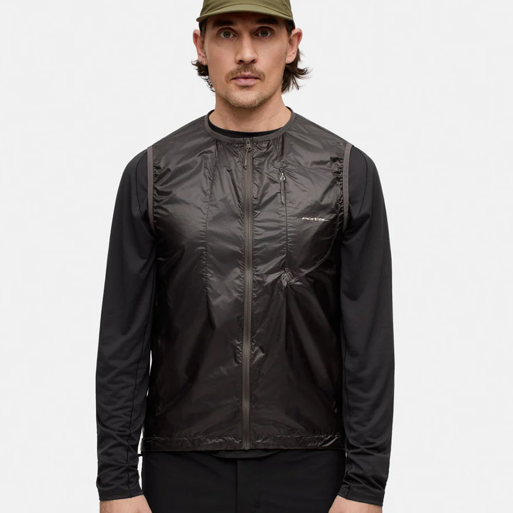 portal-code-wind-vest-beluga