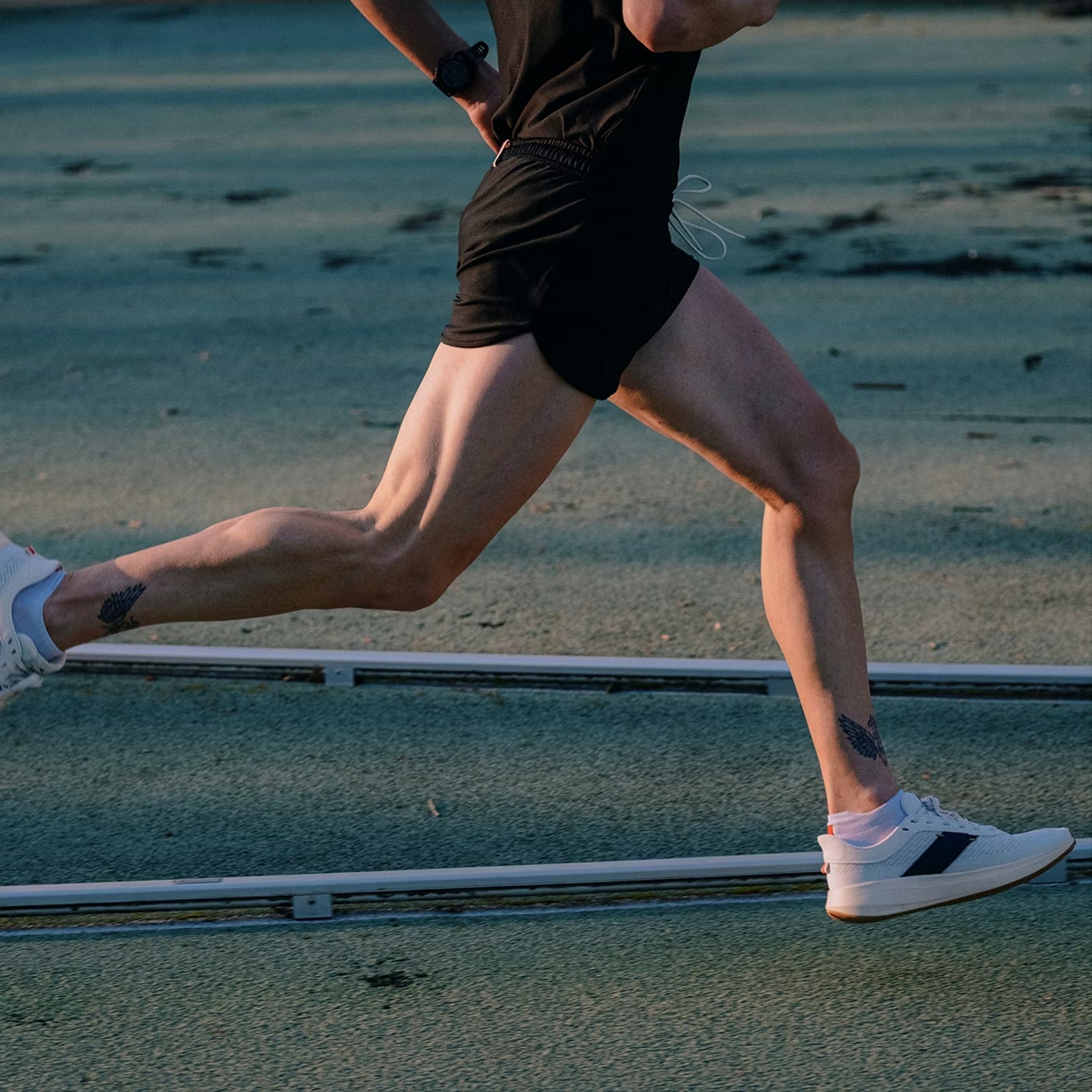 tracksmith-van-cortlandt-shorts-black