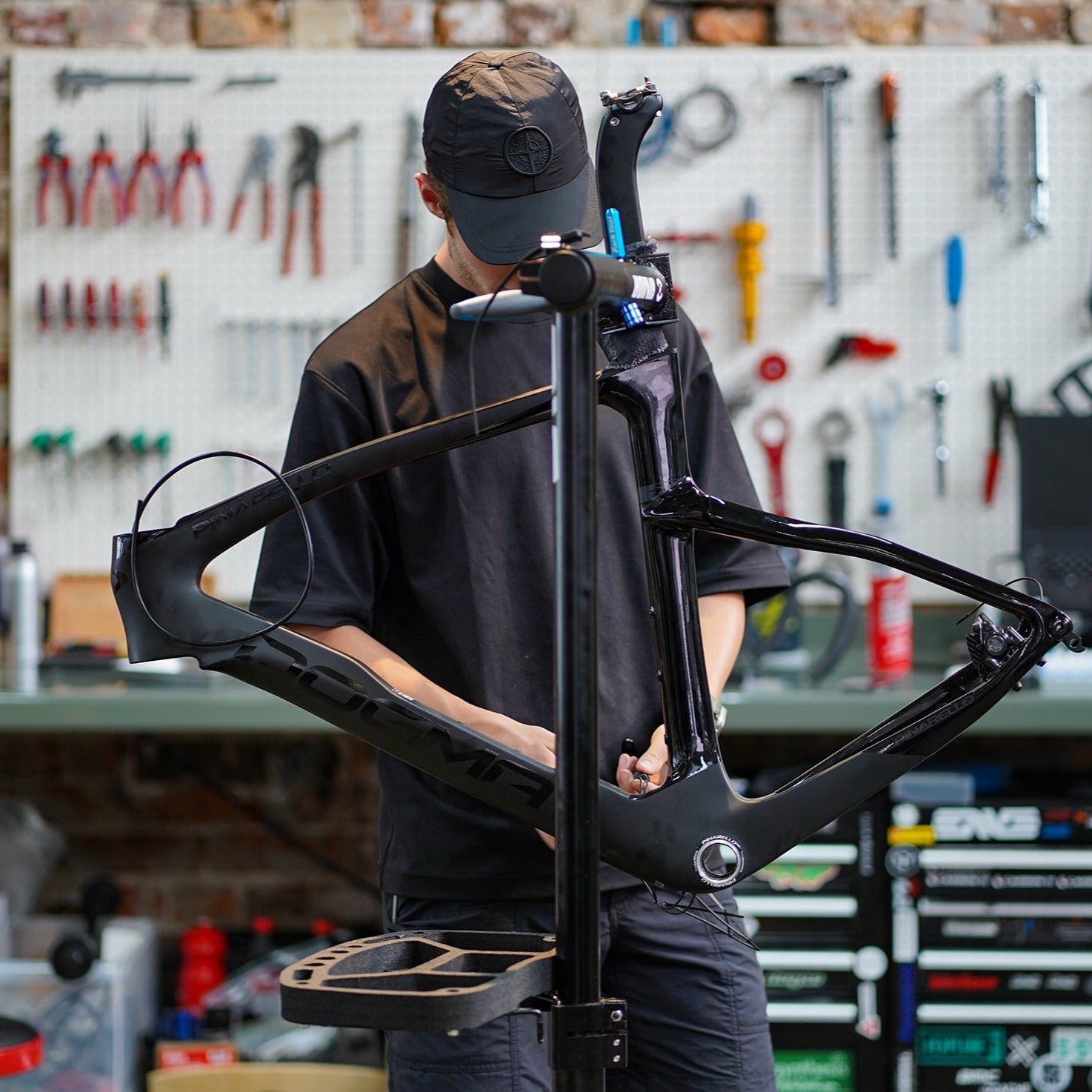 Pro Tri Cage Saddle Mount Black – CCACHE