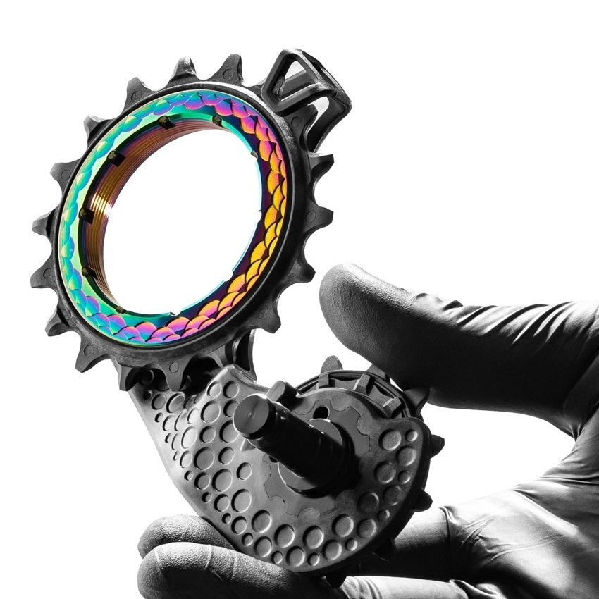 absoluteblack-hollowcage-carbon-derailleur-cage-for-shimano-oil-slick-in-hand