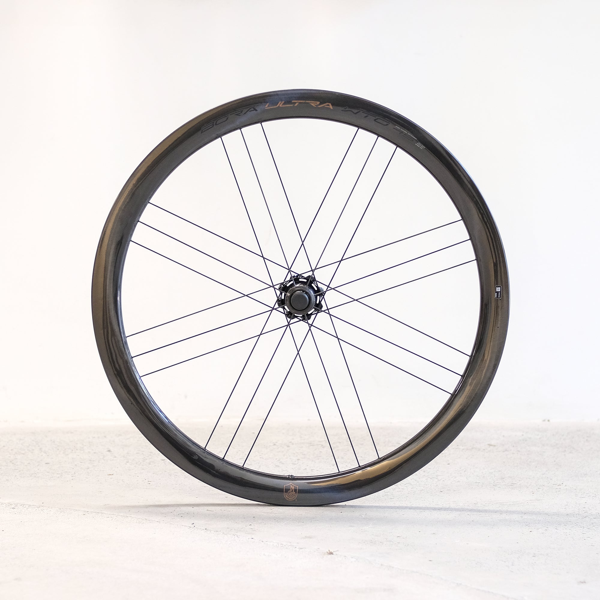 campagnolo-bora-ultra-wto-45-disc-brake-carbon-clincher-wheelset