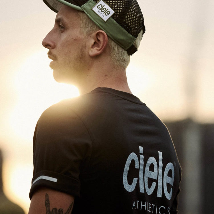 ciele-nsbtshirt-athletics-whitaker-black-insitu