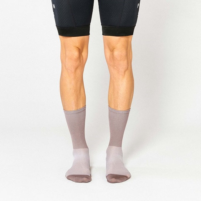 fingerscrossed-classic-socks-powder-front